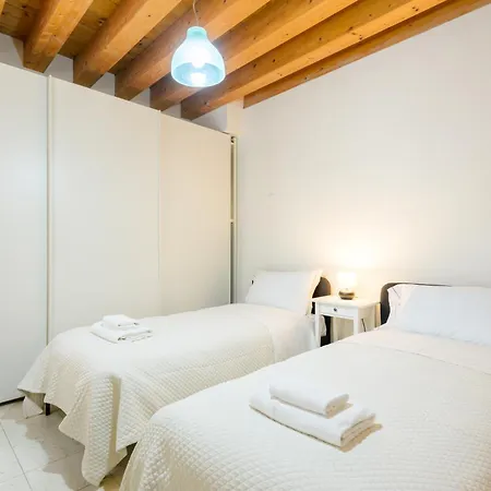 Modern Arch Apartment Venice Exterior photo