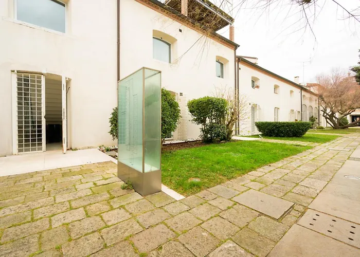 Modern Arch